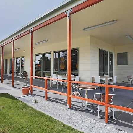 فندق Tui Base Camp Tuatapere المظهر الخارجي الصورة